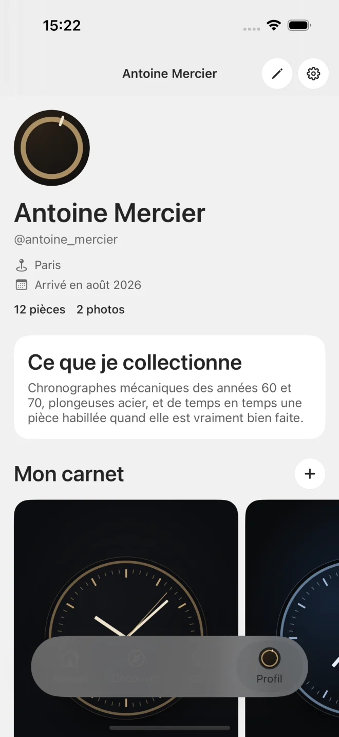 Le carnet d'Antoine Mercier dans l'application : sa ville, sa date d'arrivée, douze pièces et les photos de leurs cadrans.